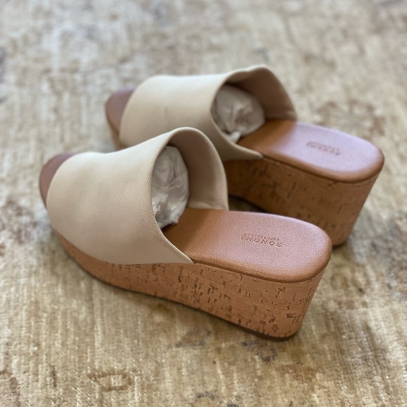 NWOB - Sonoma Lifestyle Cork Platform Slide Wedges in Beige, Size 6. - Picture 6 of 15